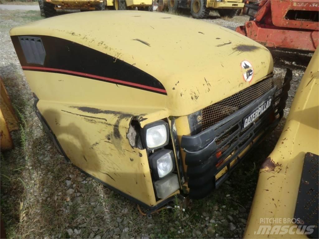 CAT 735 Podvozky a zavesenie kolies