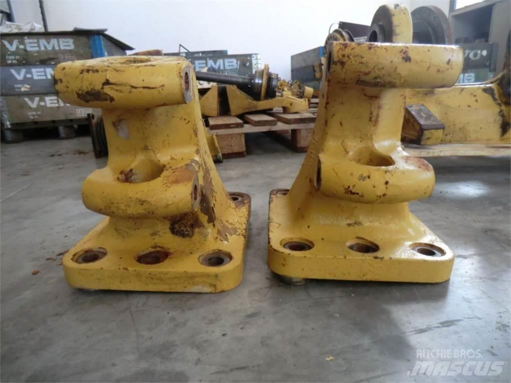 CAT 735 Podvozky a zavesenie kolies