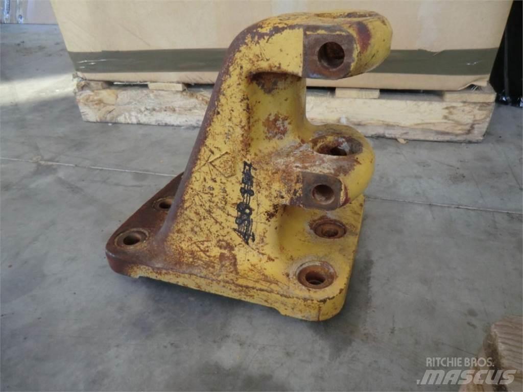 CAT 735 Podvozky a zavesenie kolies