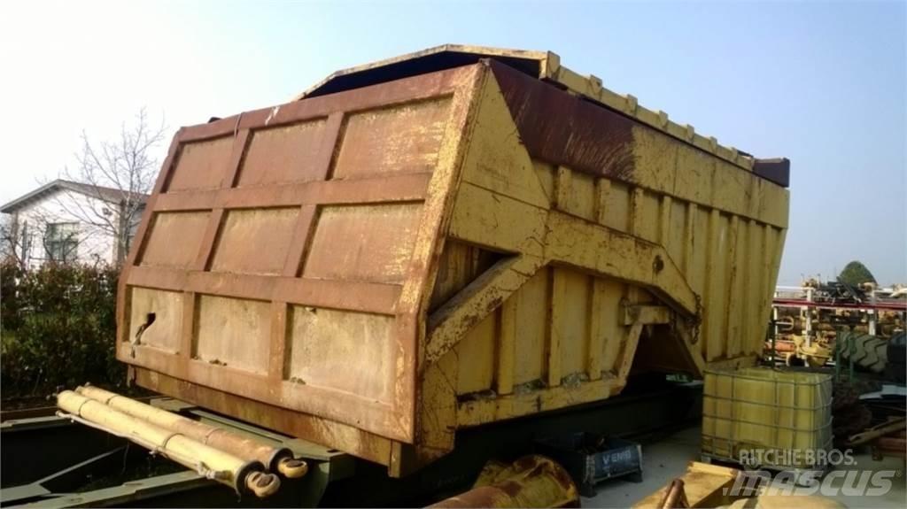 CAT 735 Podvozky a zavesenie kolies