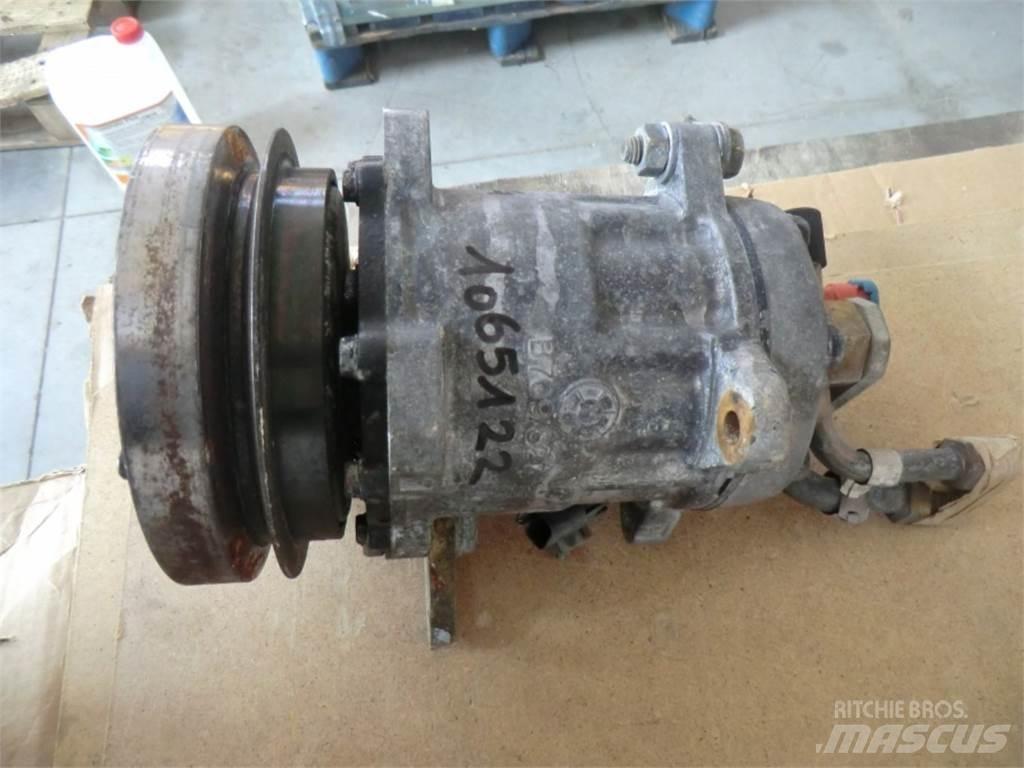 CAT 928G Stavebníctvo - ostatné