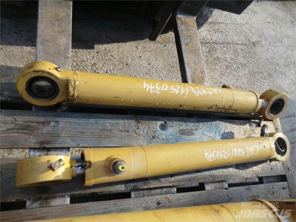 CAT 928G Stavebníctvo - ostatné