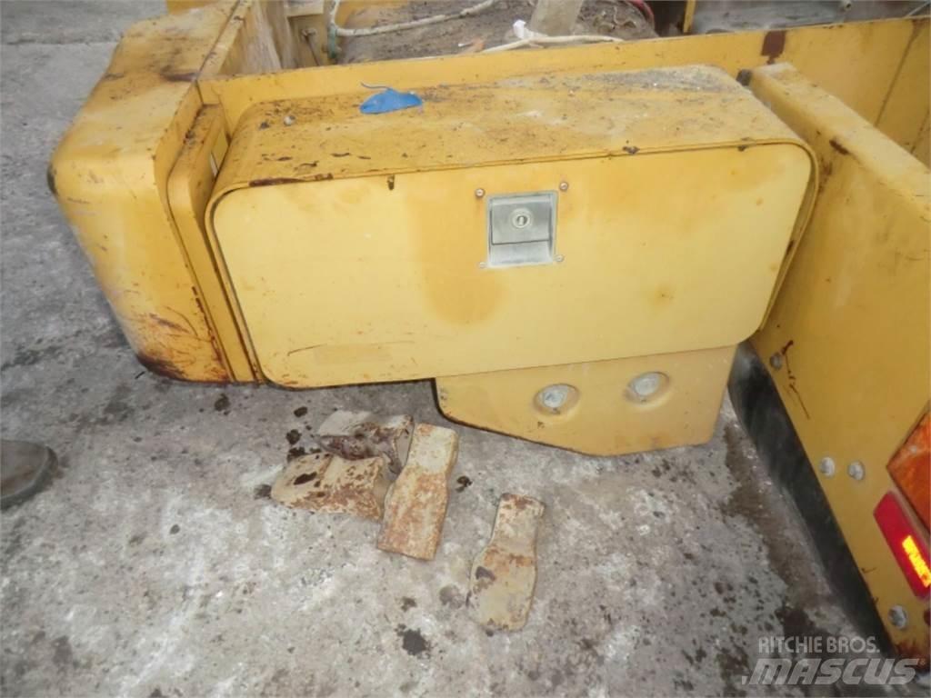 CAT 928G Podvozky a zavesenie kolies
