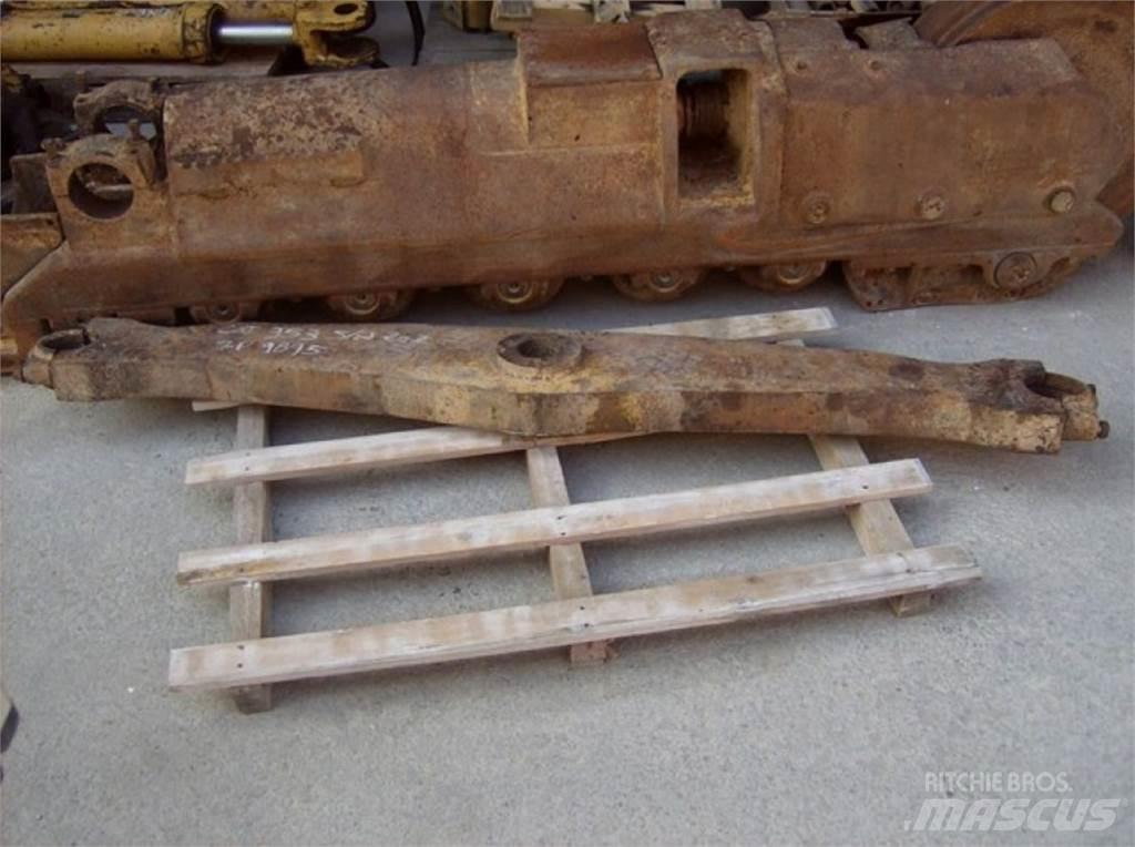 CAT 953 Pásy, reťaze a podvozok