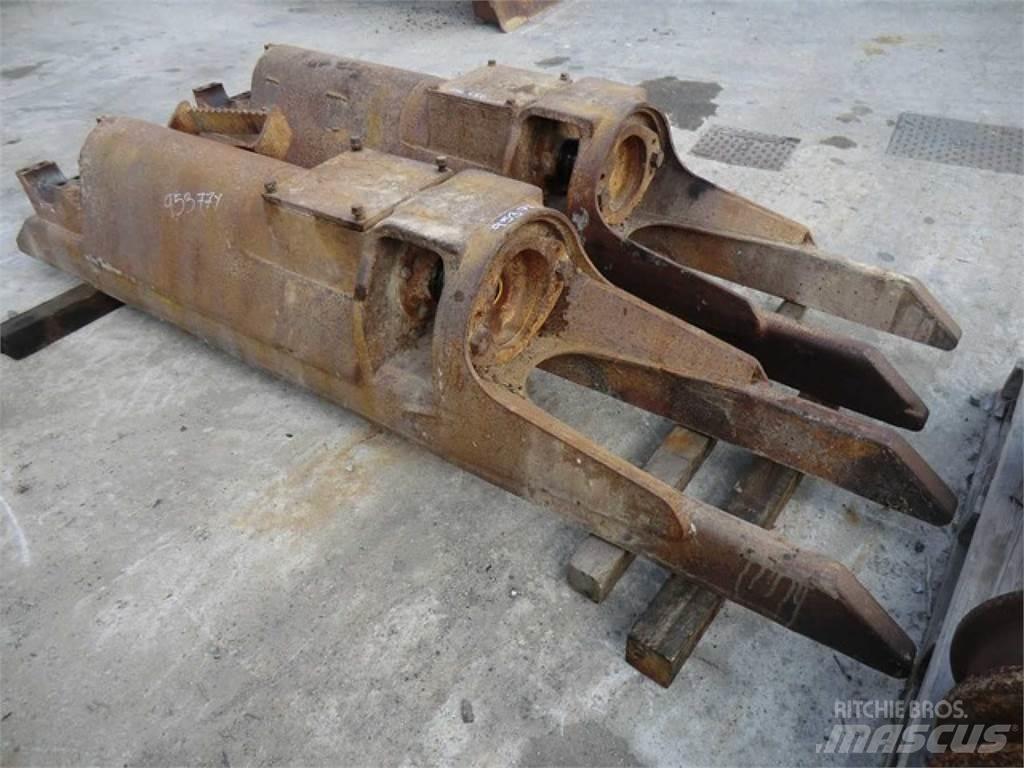 CAT 953 Pásy, reťaze a podvozok
