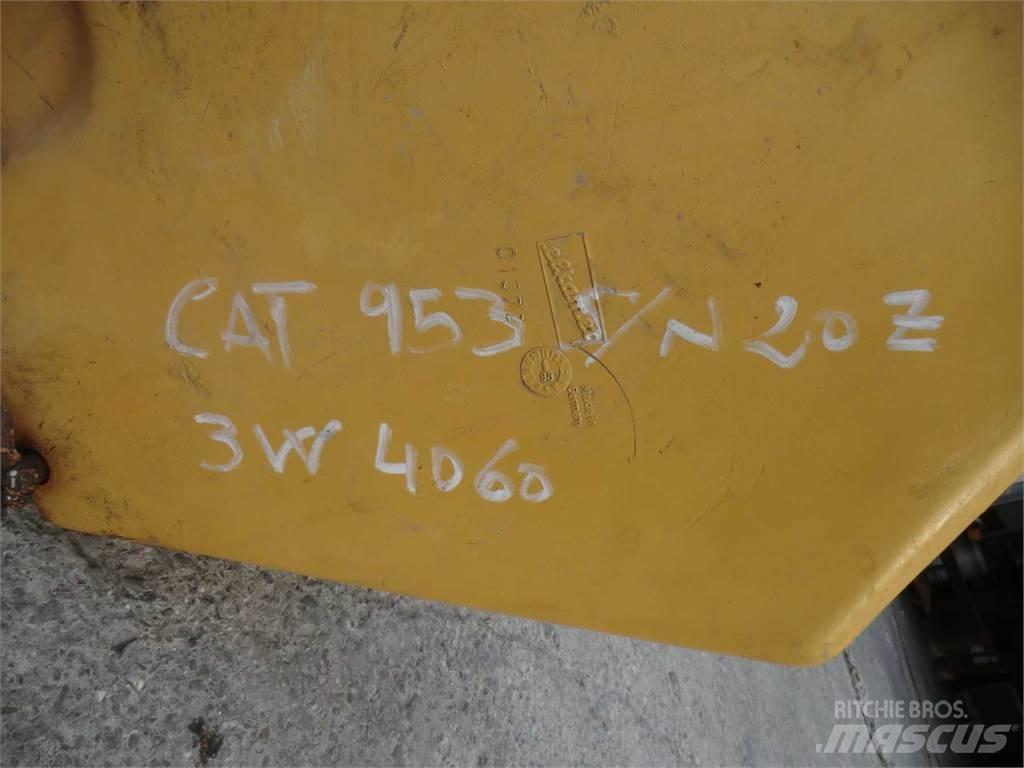 CAT 953 Podvozky a zavesenie kolies
