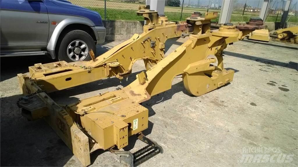 CAT 962H Podvozky a zavesenie kolies