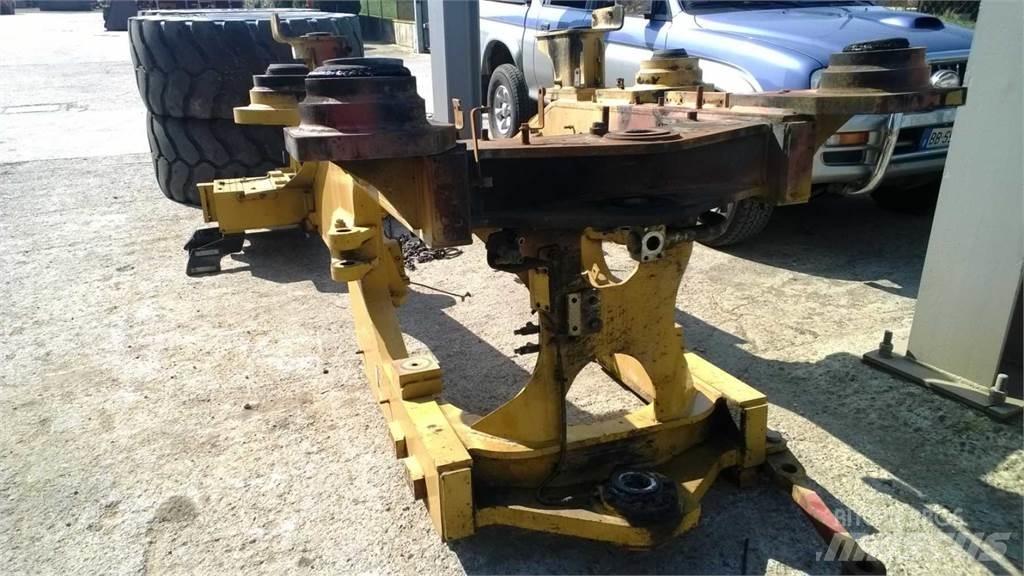 CAT 962H Podvozky a zavesenie kolies