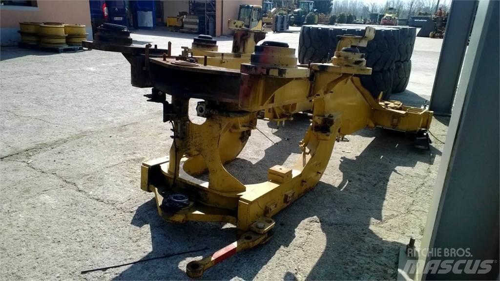 CAT 962H Podvozky a zavesenie kolies
