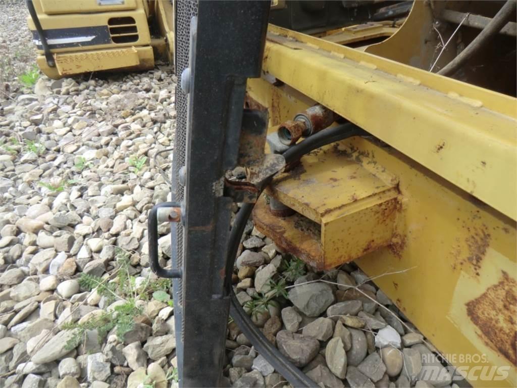 CAT 962H Podvozky a zavesenie kolies