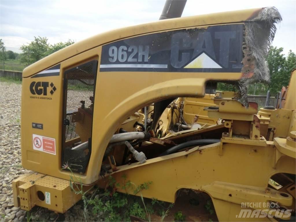 CAT 962H Podvozky a zavesenie kolies