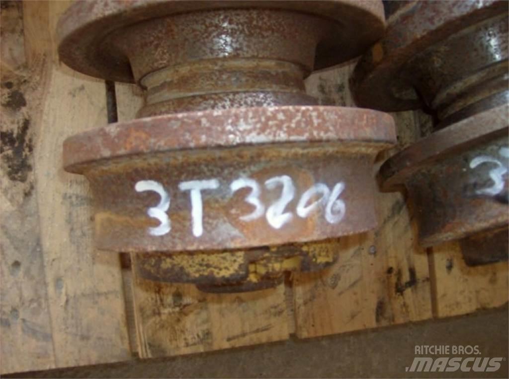 CAT 963 Pásy, reťaze a podvozok