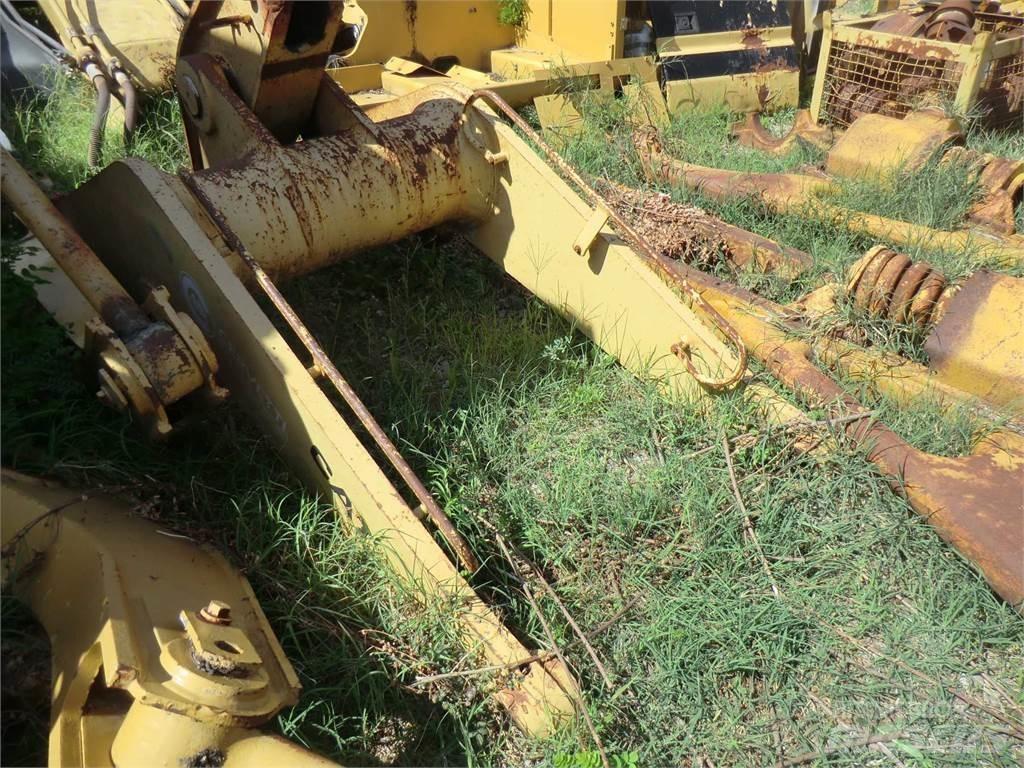CAT 963 Podvozky a zavesenie kolies