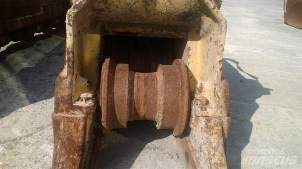 CAT 963C Pásy, reťaze a podvozok