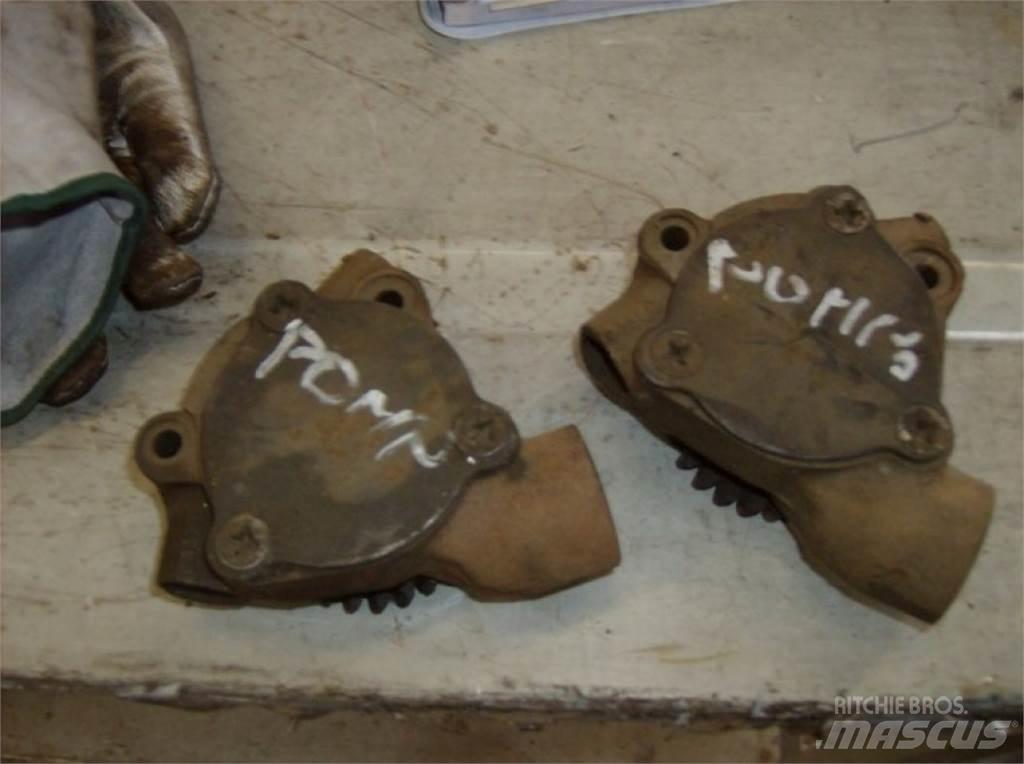 CAT 988 Podvozky a zavesenie kolies