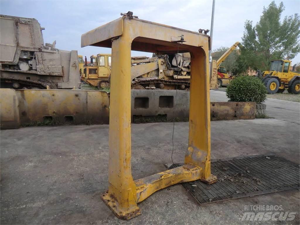 CAT 988B Podvozky a zavesenie kolies