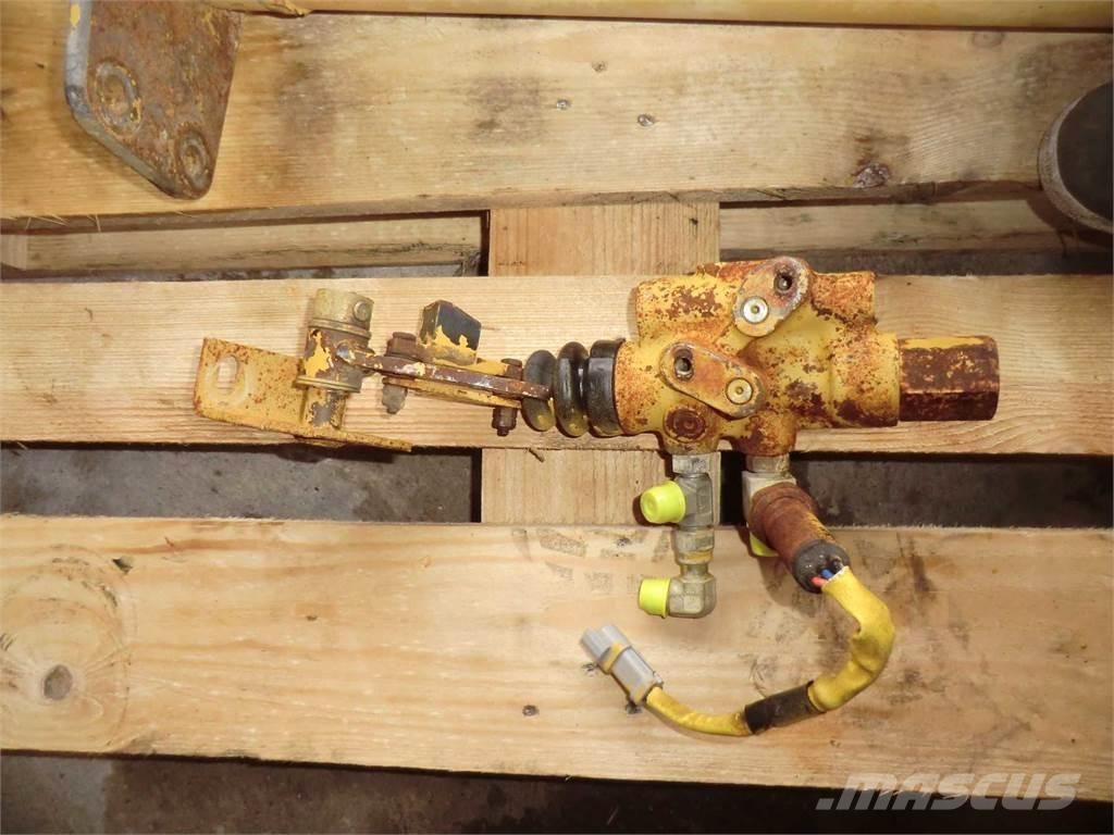 CAT 988F I Stavebníctvo - ostatné