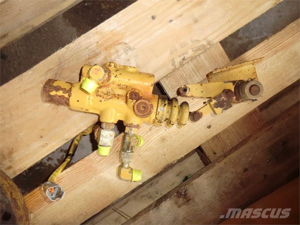 CAT 988F I Stavebníctvo - ostatné