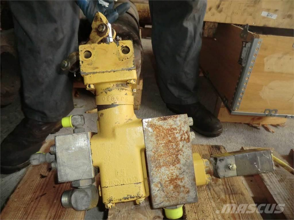 CAT 988F I Stavebníctvo - ostatné