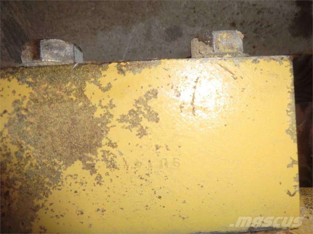 CAT 988F I Stavebníctvo - ostatné