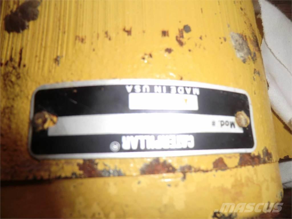 CAT 988F I Stavebníctvo - ostatné