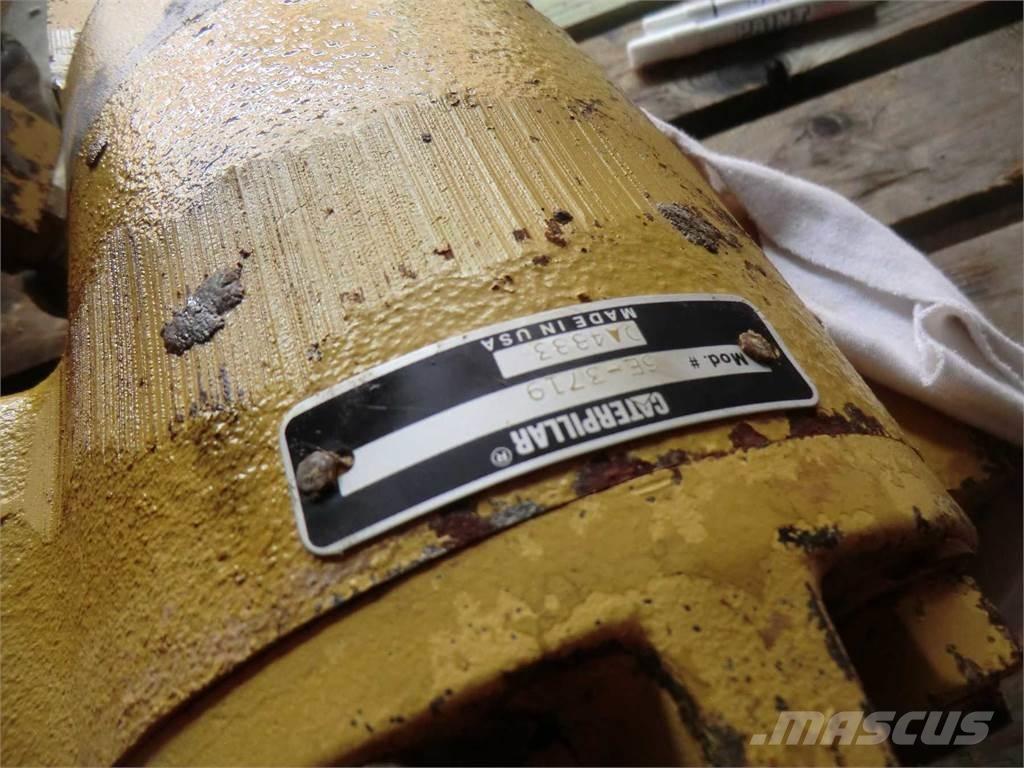 CAT 988F I Stavebníctvo - ostatné