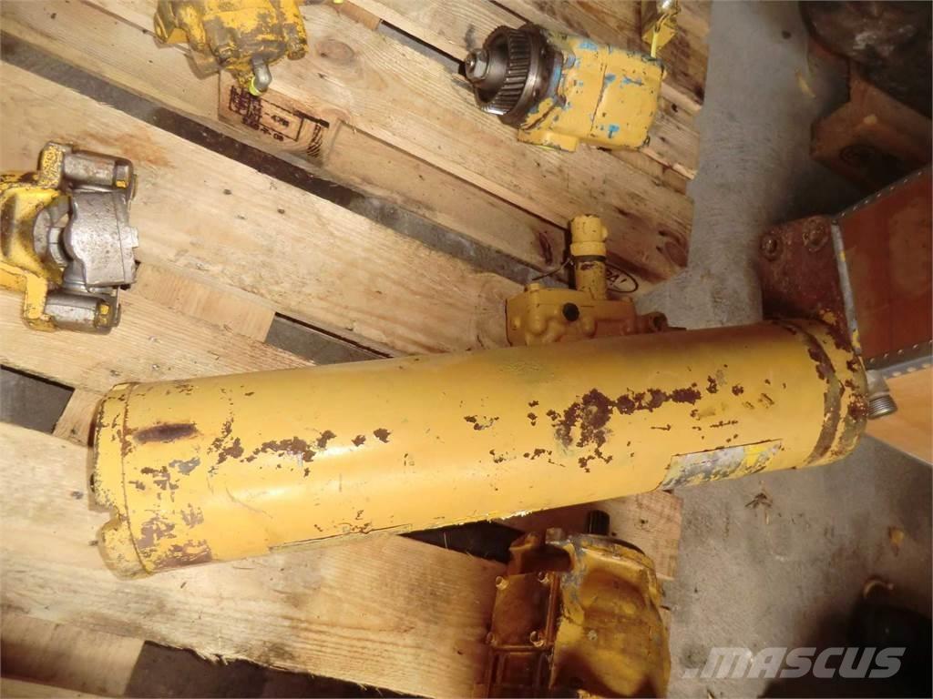 CAT 988F I Stavebníctvo - ostatné