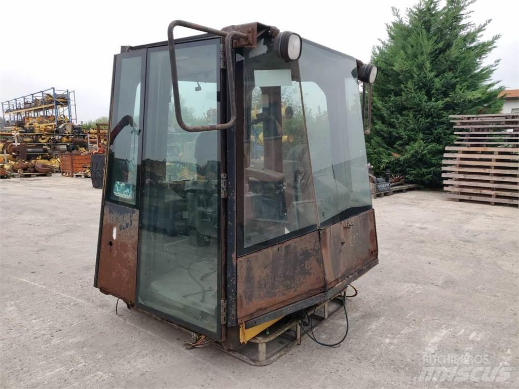 CAT 988G Podvozky a zavesenie kolies