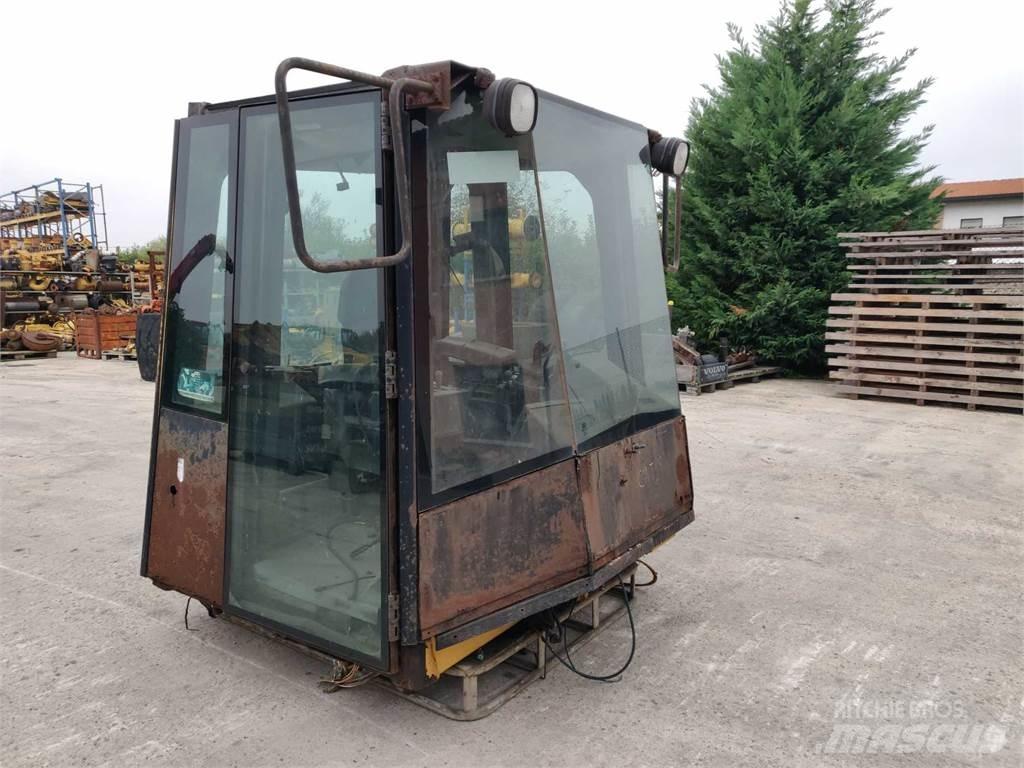 CAT 988G Podvozky a zavesenie kolies