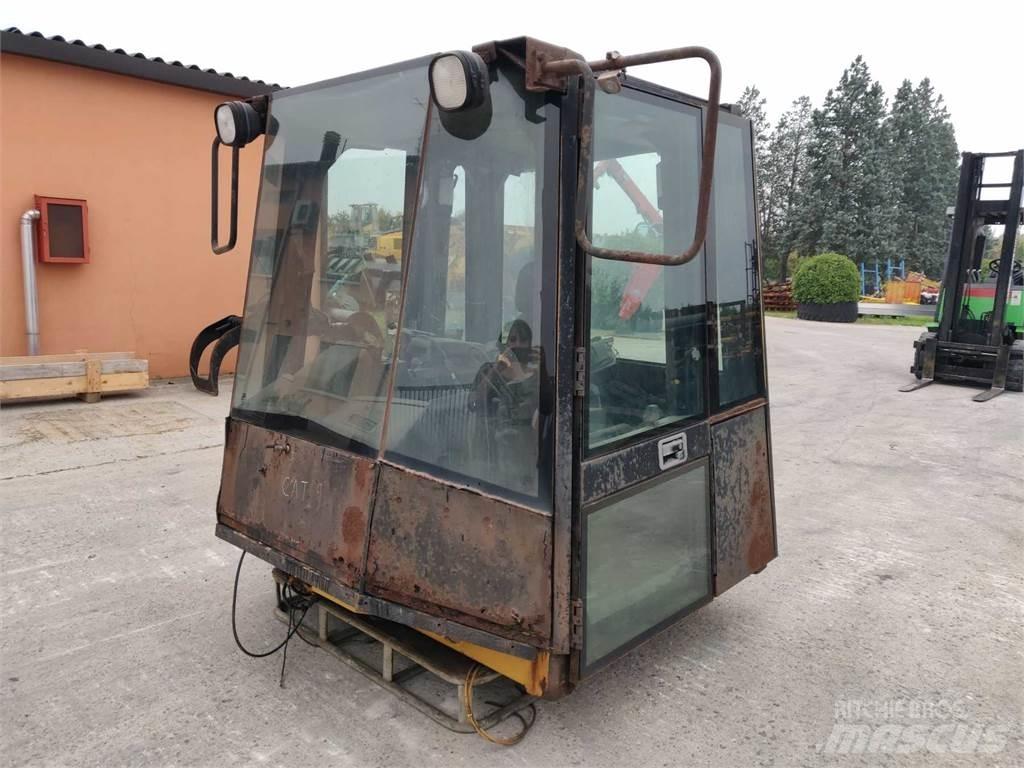 CAT 988G Podvozky a zavesenie kolies
