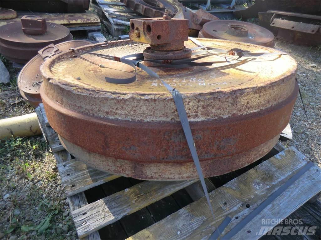 CAT D7E Pásy, reťaze a podvozok