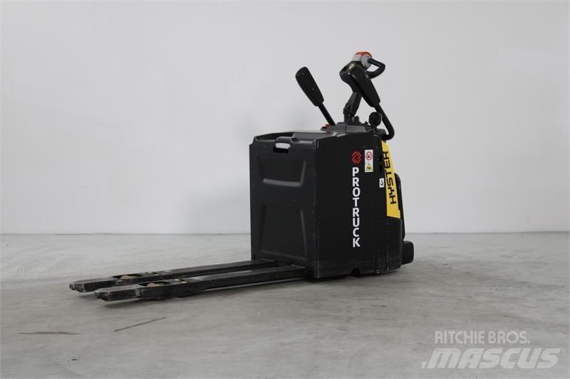 Hyster P2.0S Nízkozdvižný vozík s plošinou