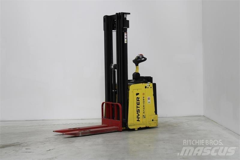 Hyster S1.5S Samohybné vozíky