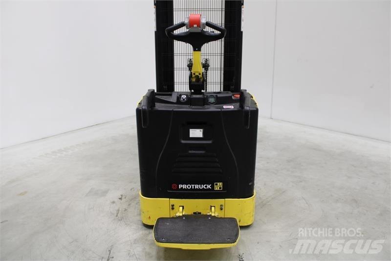 Hyster S1.5S Samohybné vozíky