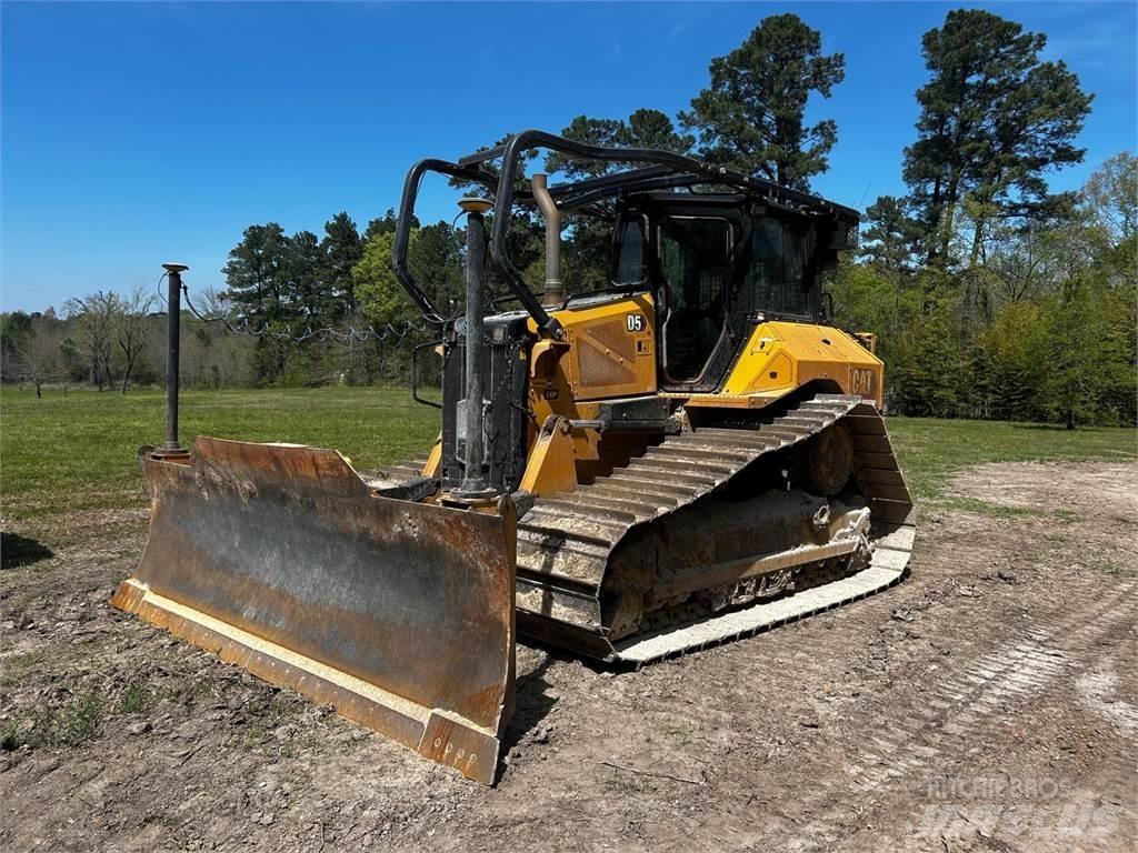CAT D5 Pásové dozéry