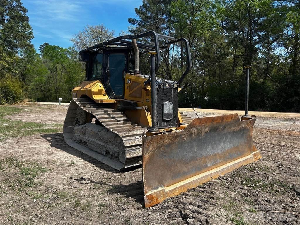 CAT D5 Pásové dozéry