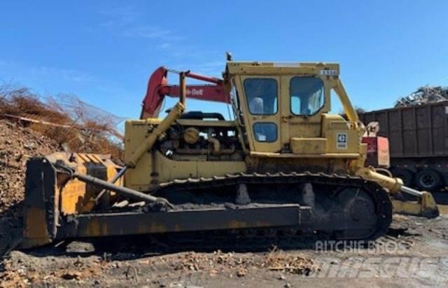 CAT D8 Pásové dozéry