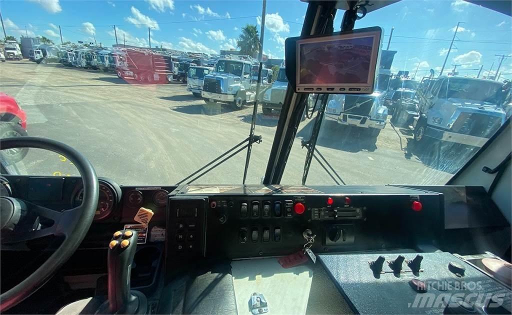Mack LEU600 Smetiarske vozidlá