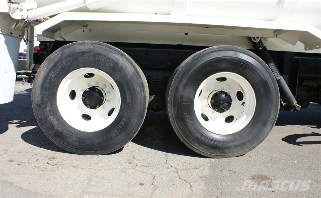 Mack LEU613 Smetiarske vozidlá