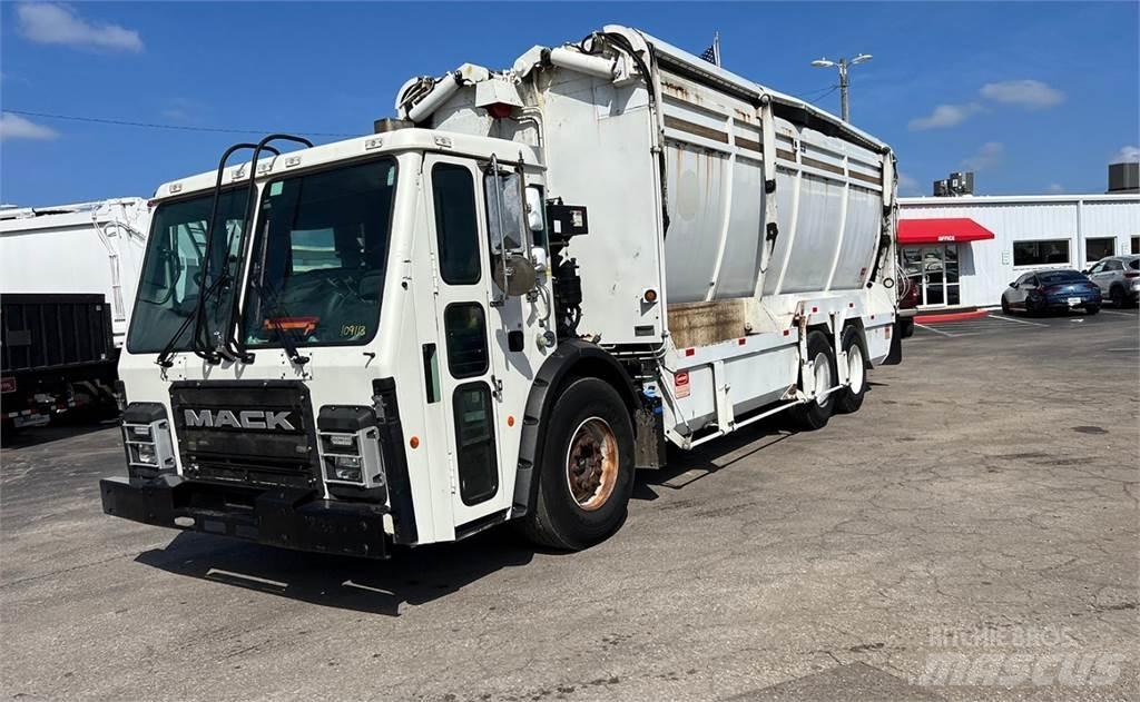 Mack LR613 Smetiarske vozidlá