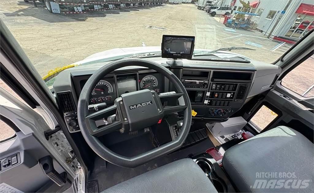 Mack MD6 Smetiarske vozidlá