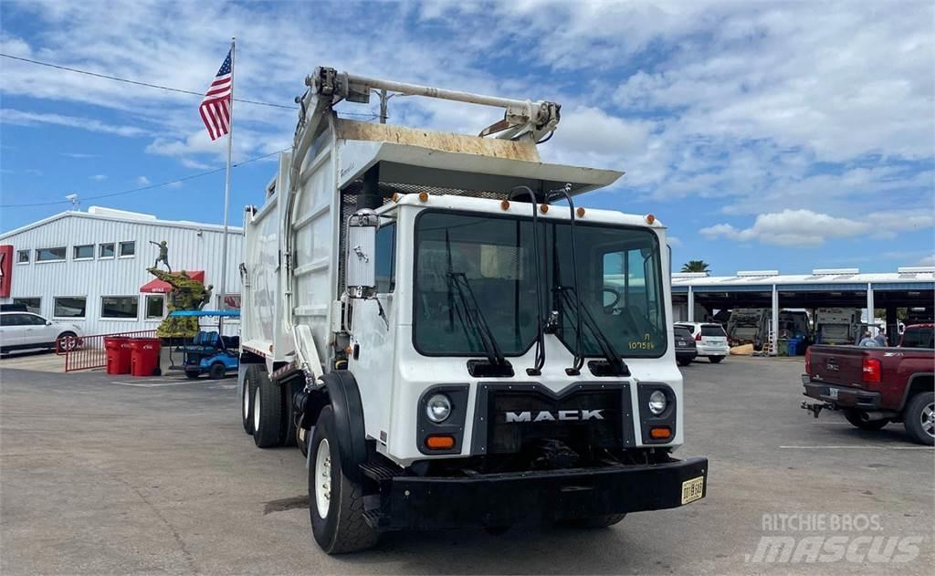 Mack MR688S Smetiarske vozidlá