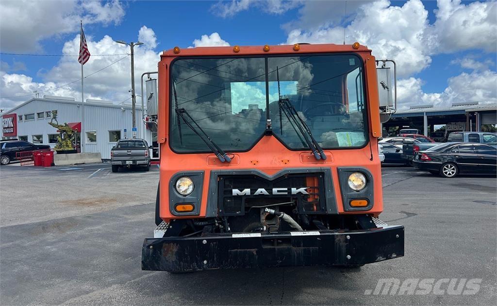 Mack MRU613 Nákladné vozidlá bez nadstavby