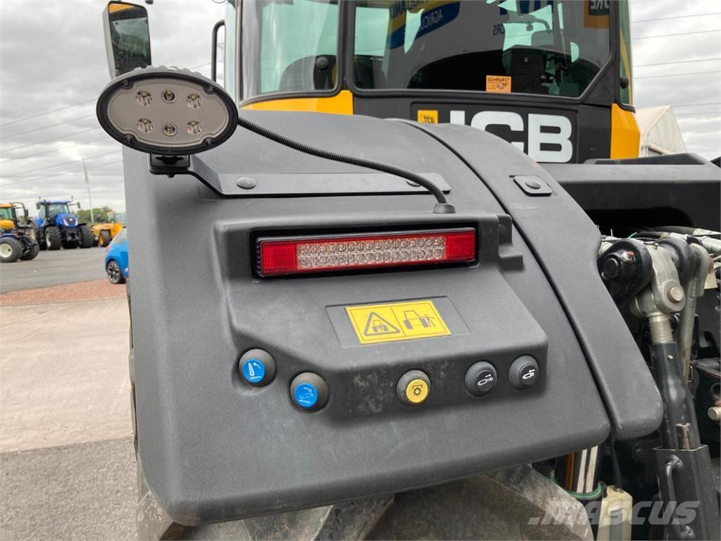 JCB 4220 Traktory