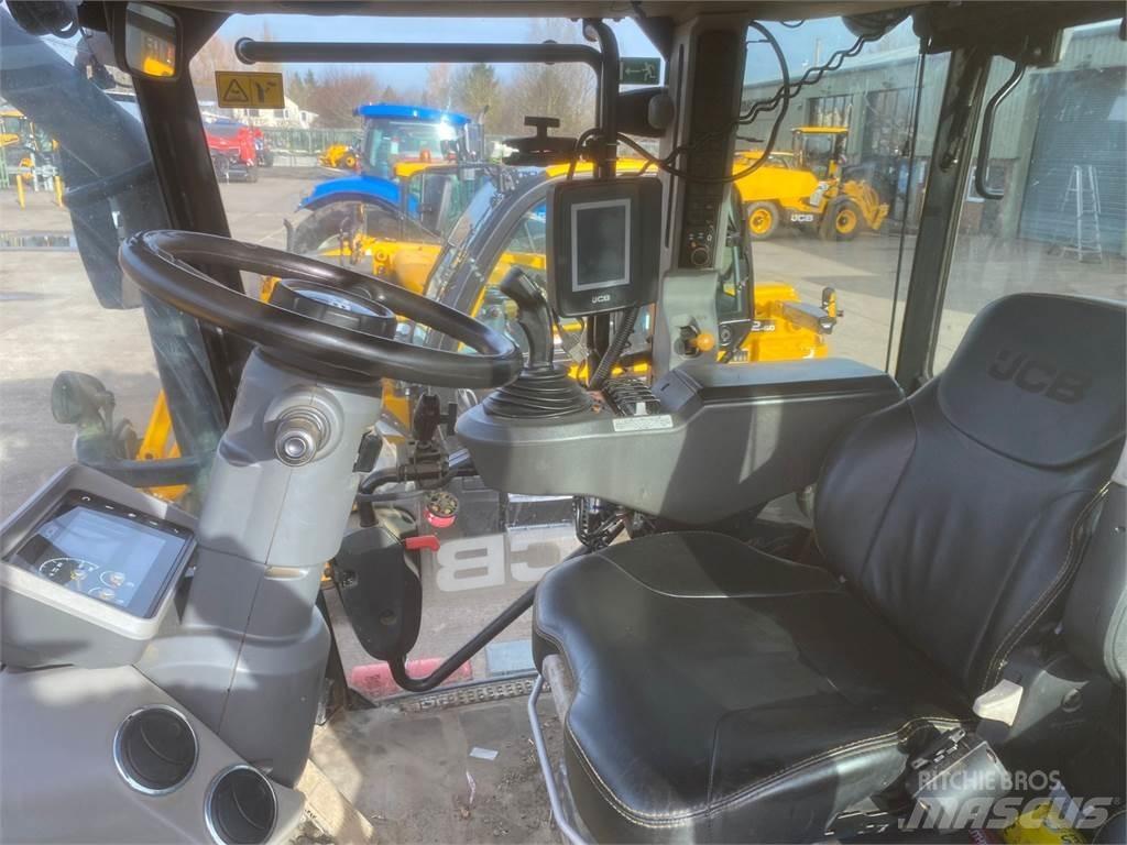 JCB 4220 Traktory