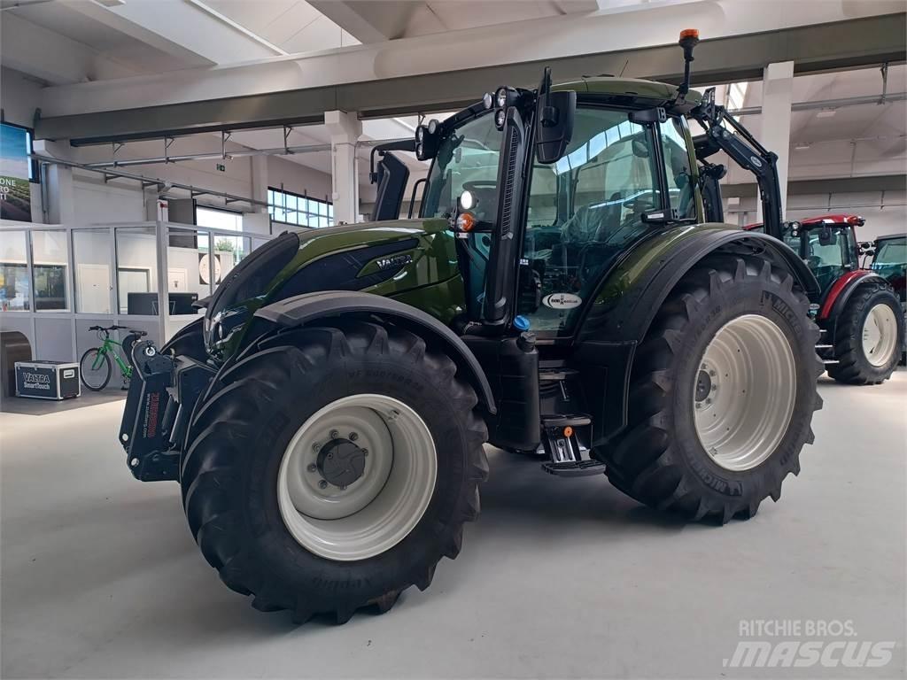 Valtra N175V Traktory