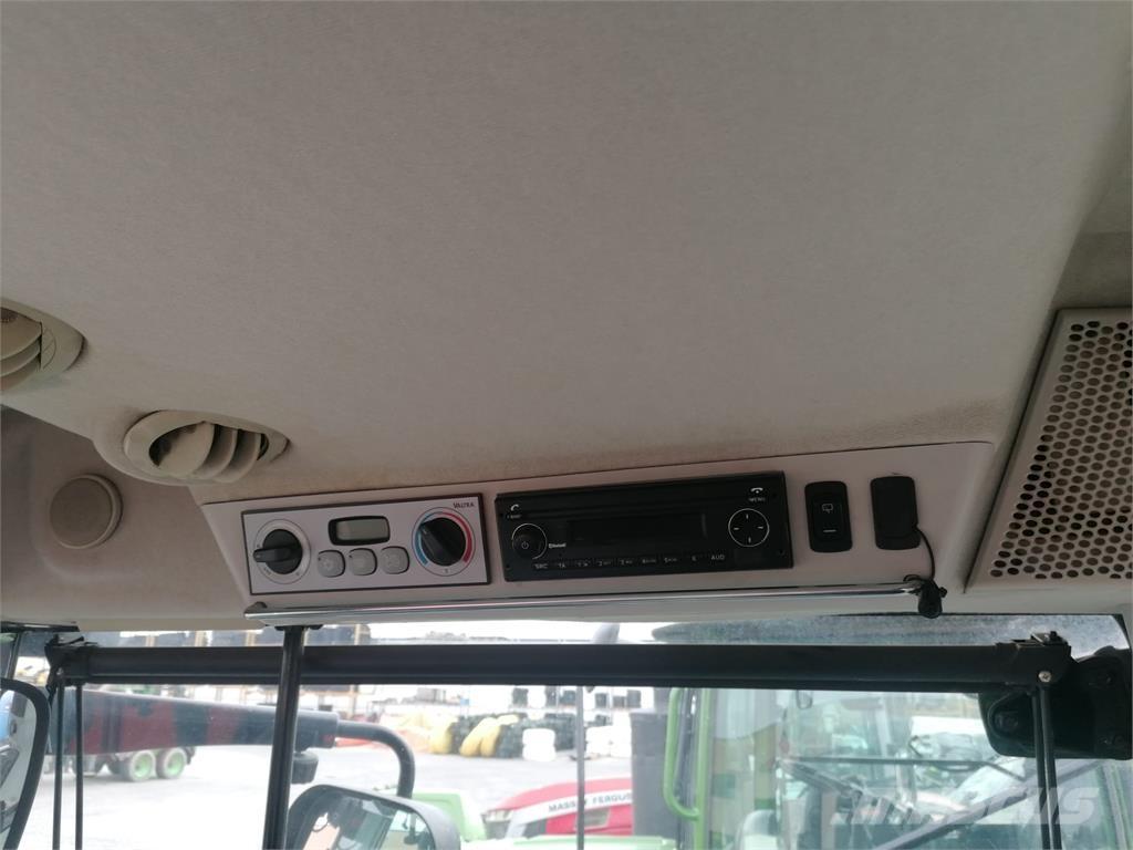 Valtra S324 Traktory