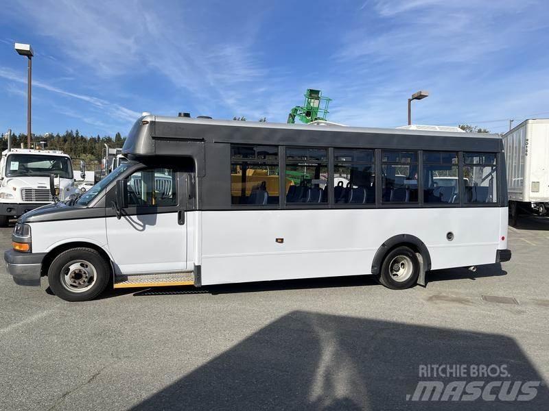Chevrolet Express Minibusy