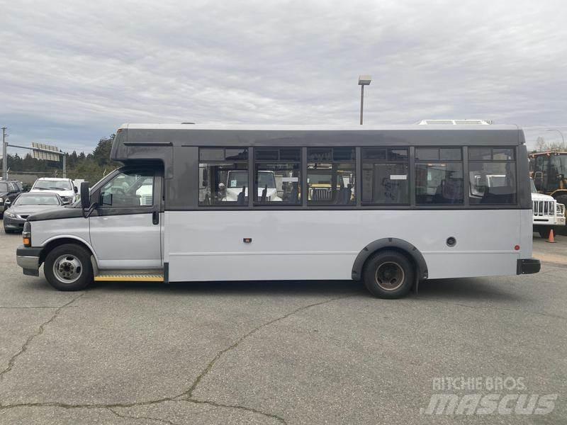 Chevrolet Express Minibusy