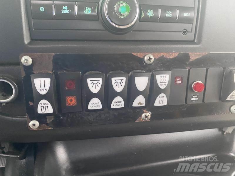 Chevrolet Express Minibusy